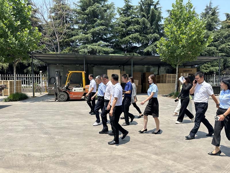 歡迎崔市長(zhǎng)、工信局張局長(zhǎng)蒞臨辰宏醫(yī)療集團(tuán)指導(dǎo)工作